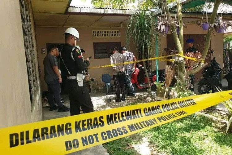 Tragedi di Sunggal Oknum TNI Bunuh Istri Sendiri dengan Sangkur, Korban Dievakuasi Petugas Gabungan