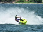Rider Aquabike saat jejal Danau Toba