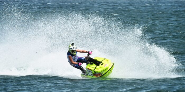 Rider Aquabike saat jejal Danau Toba