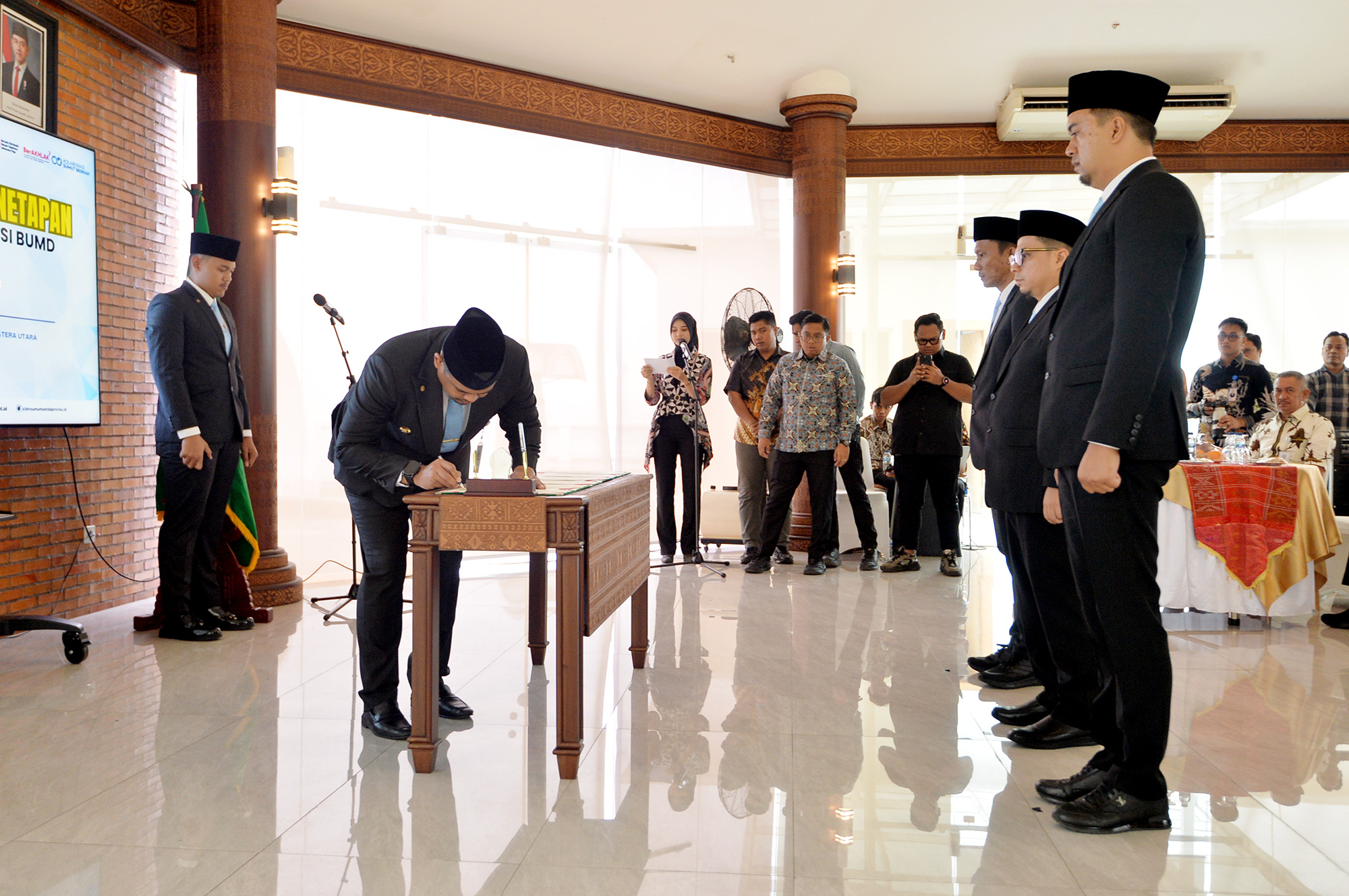 Lantik Direksi dan Dawas