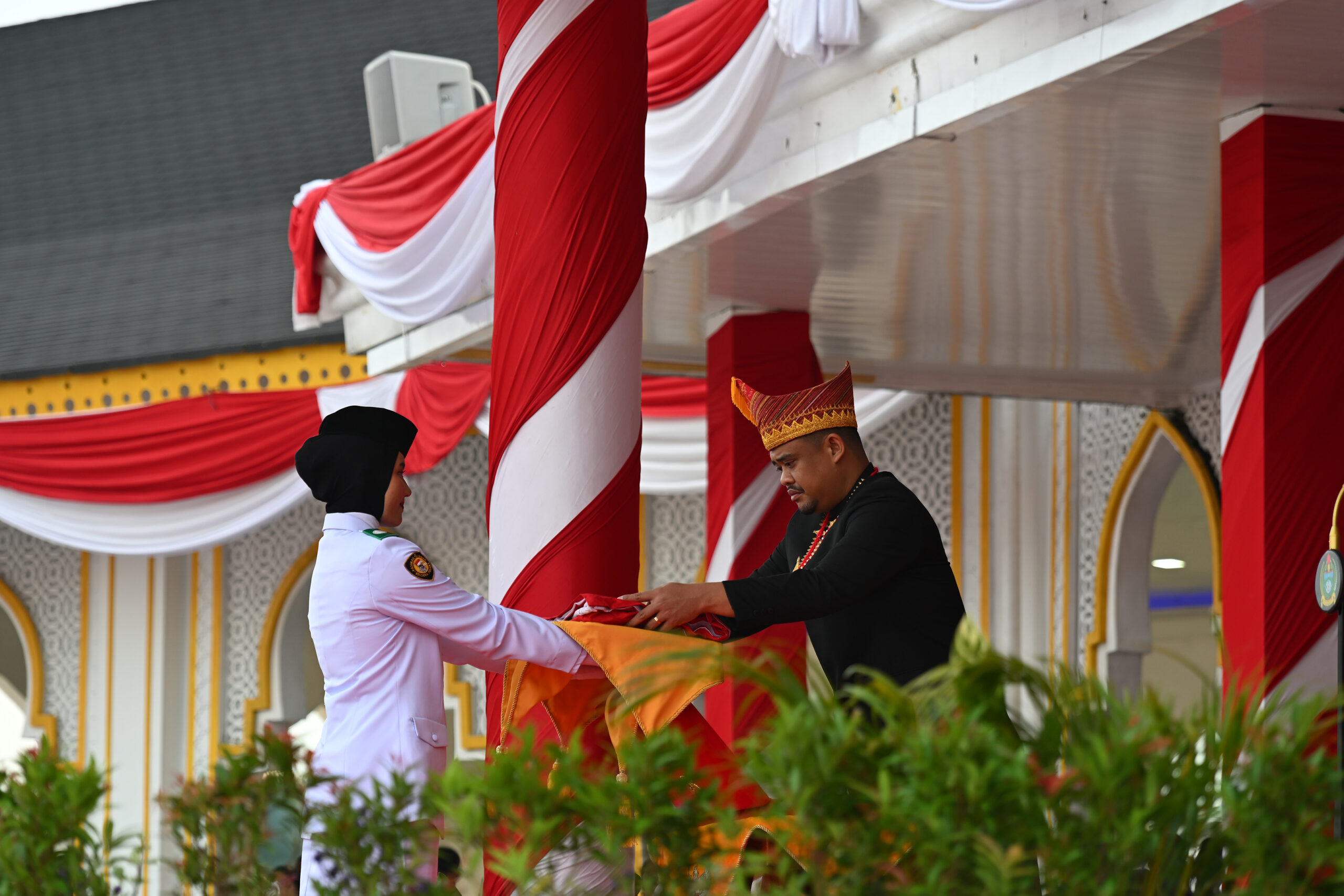 Kompak Kenakan Baju Adat