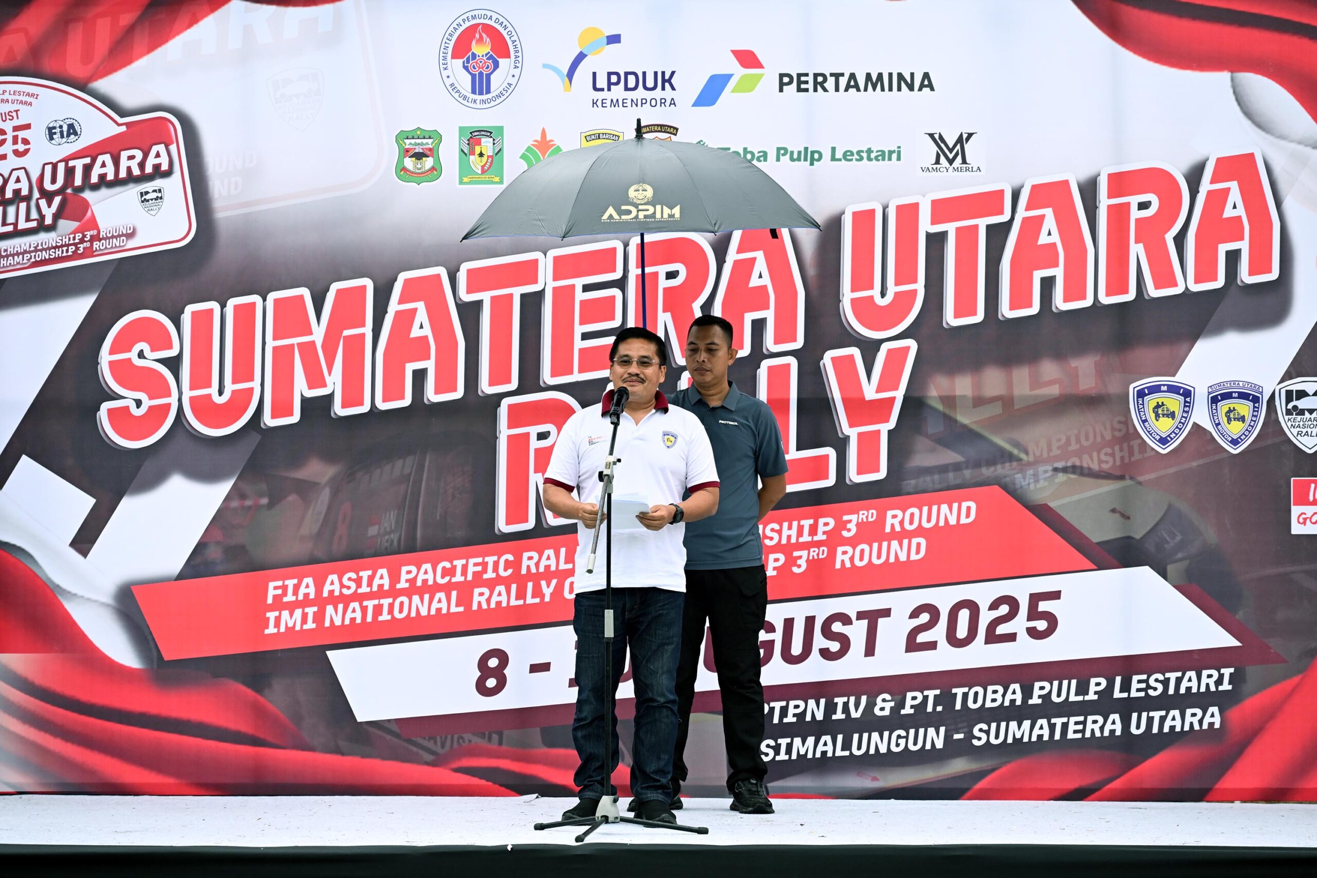 Sekretaris Daerah Provinsi Sumut, Togap Simangunsong menutup Kejuaraan Sumatera Utara Rally Federation Internationale de I'Automobile Asia Pasific Rally Championship (FIA APRC) Asia Cup 3rd Round dan Ikatan Motor Indonesia (IMI) National Rally Championship 3rd Round