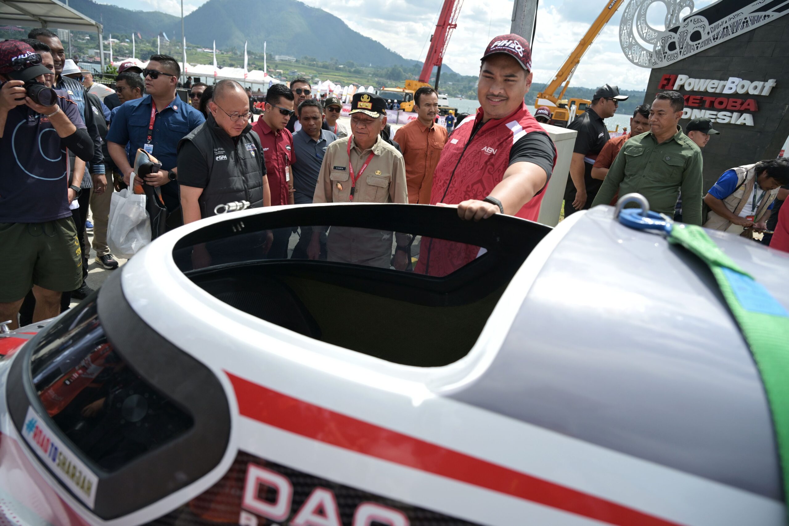 Wagub Sumut Surya Dampingi Menpora RI di Event F1 Powerboat