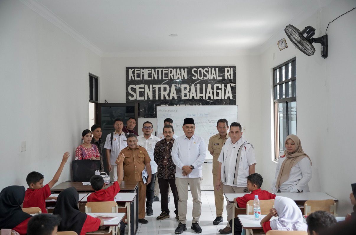 Kunjungi Sekolah Rakyat Sentra Bahagia