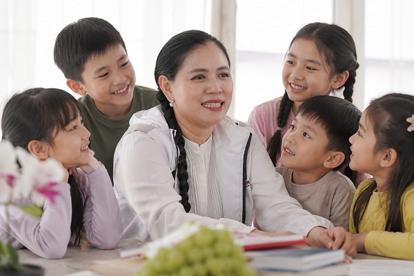 Bunda Yin Ajak Masyarakat untuk Perangi Judi Online dan Narkoba Demi Selamatkan Generasi Muda